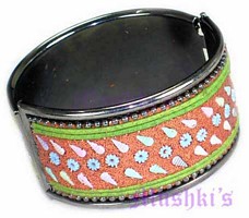 lac bangle - click here for large view